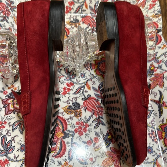 Tod’s Red Suede Size 39 Driving Shoes Loafers EUC - Picture 9 of 11